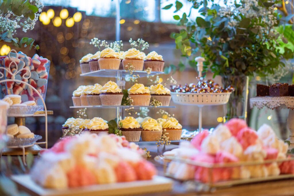 decoraciones para bodas mesa de dulces y shimmer walls